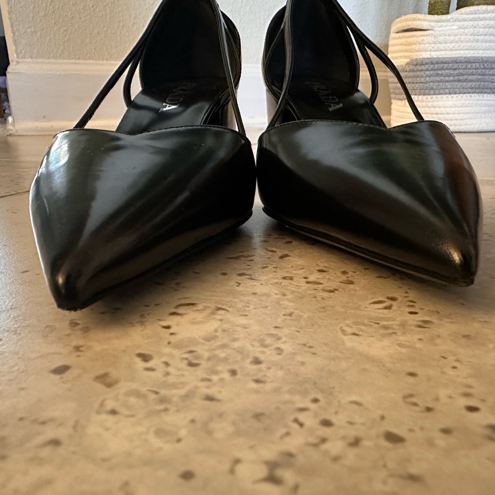 Prada brushed leather cut-out pumps fantastic condition size 37.5 block heel - Picture 5 of 8